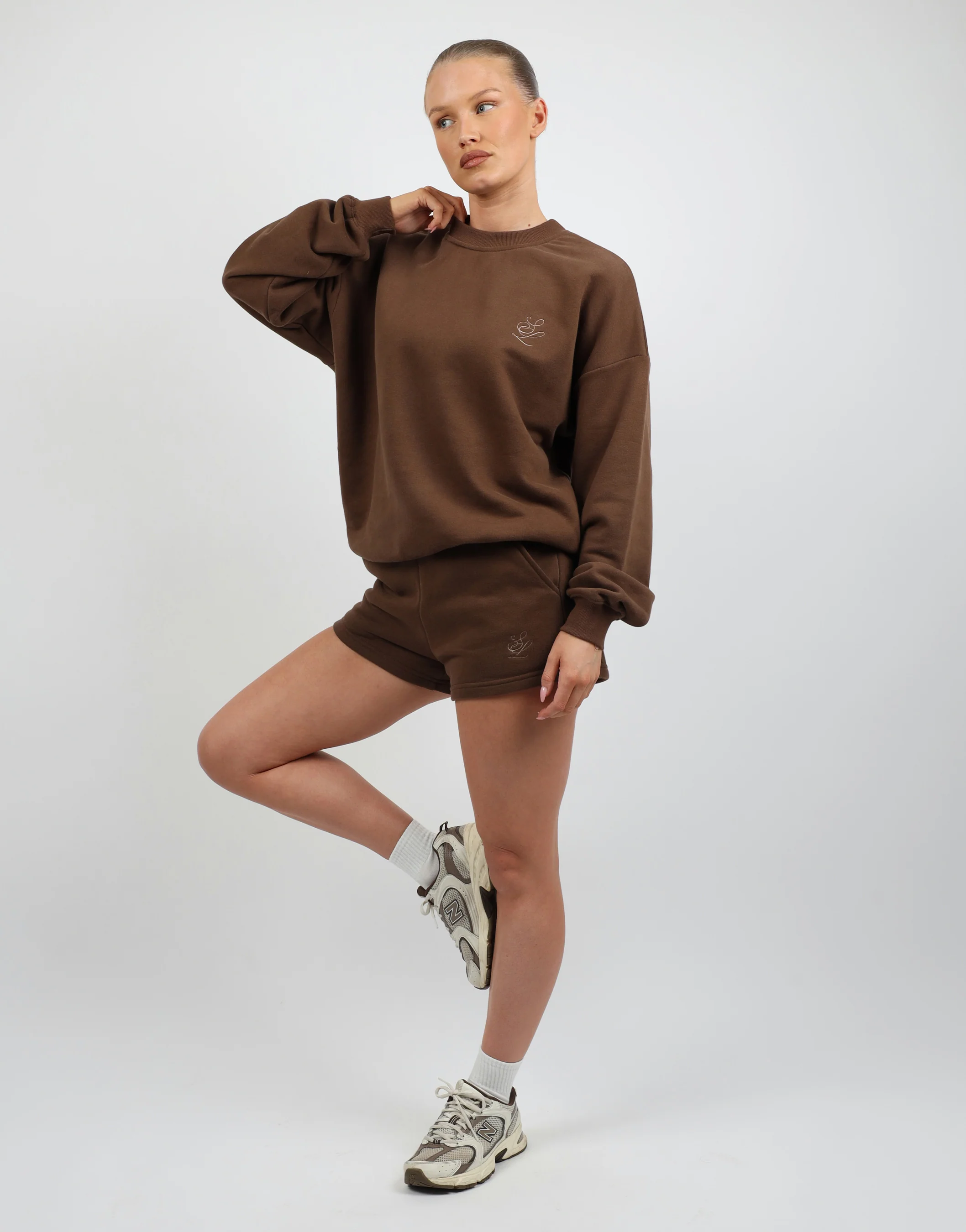 Cove Simmi Studios Embroidered Logo Sweatshirt In Brown - Image 2