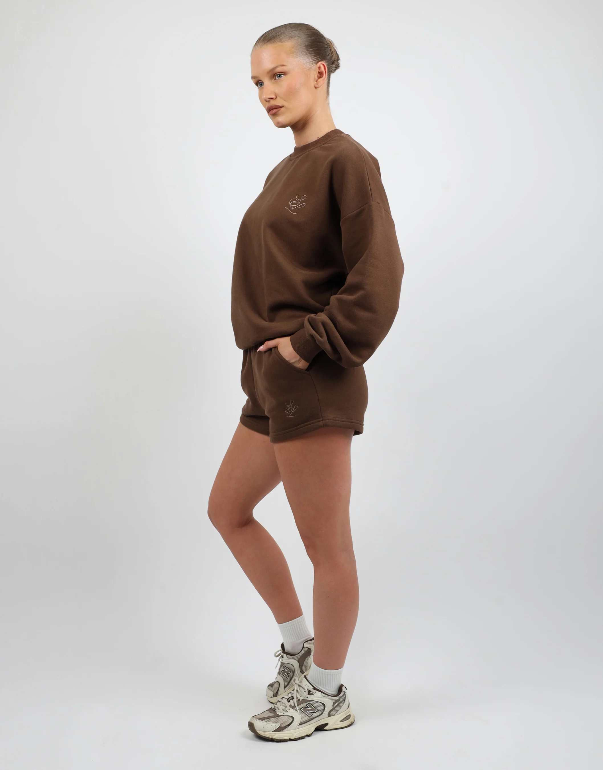 Cove Simmi Studios Embroidered Logo Sweatshirt In Brown - Image 3