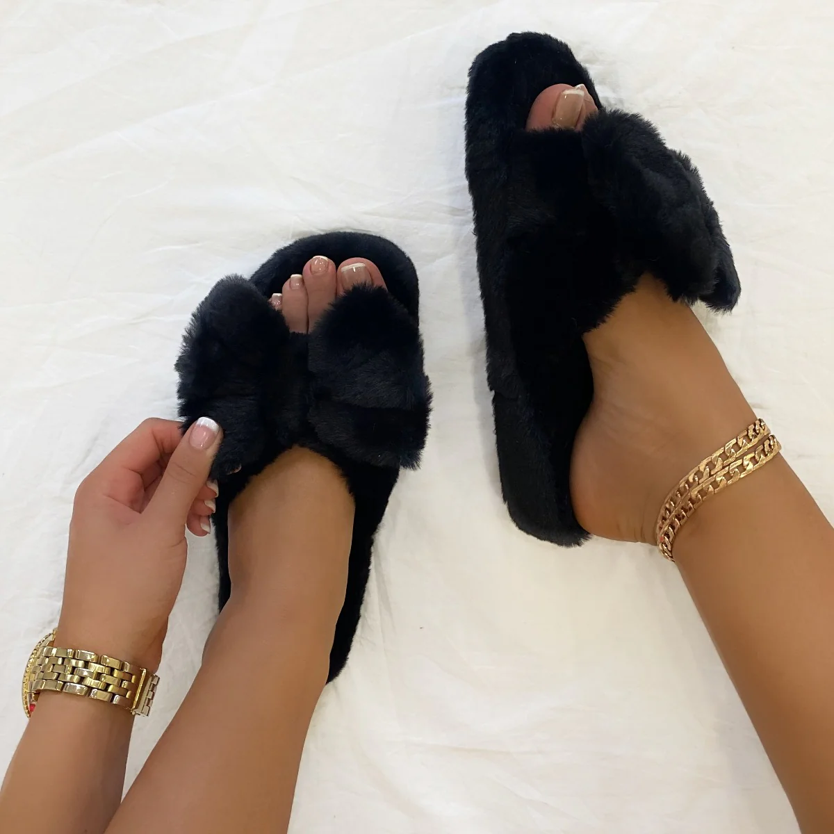 Dory Black Fluffy Bow Slippers