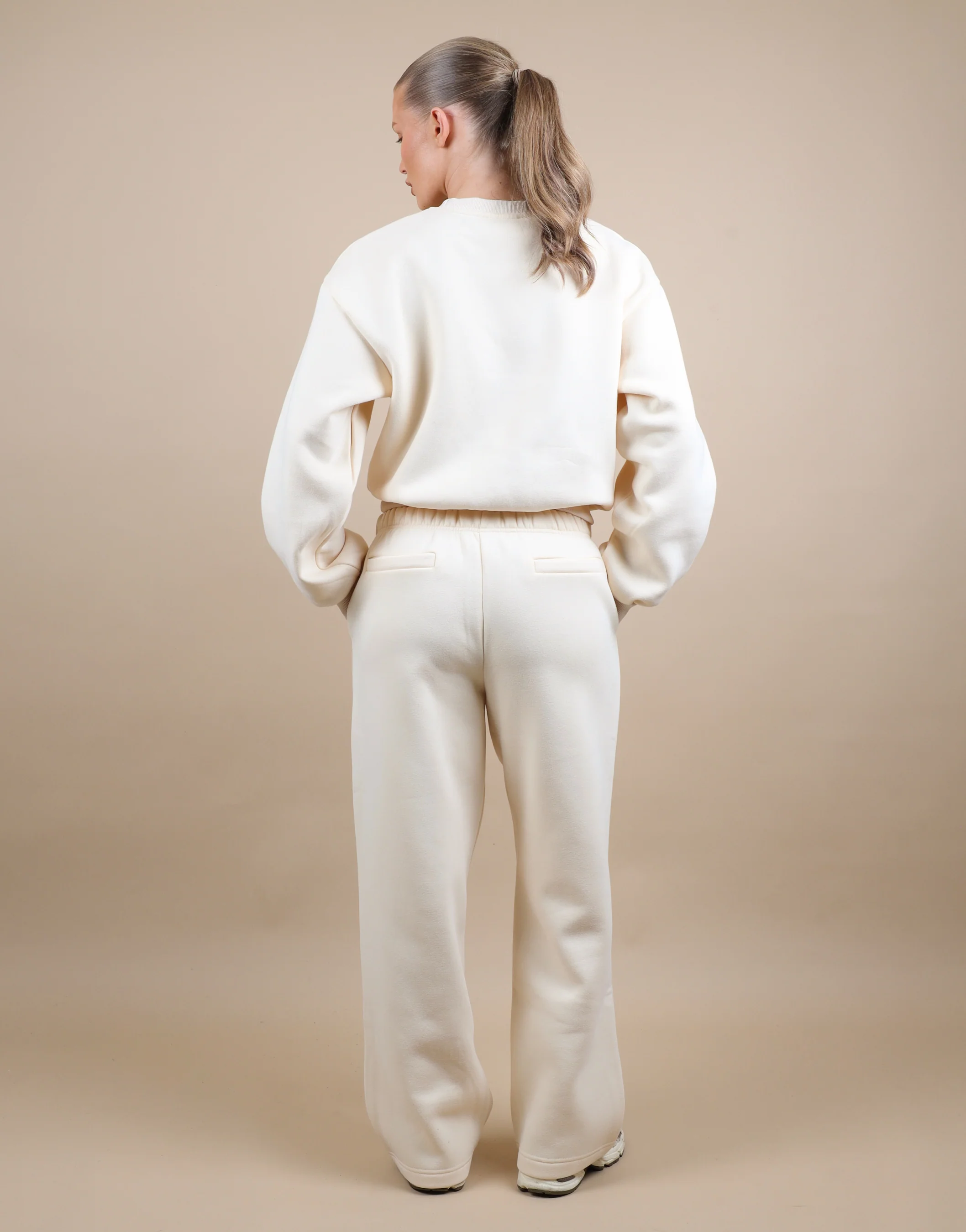 Kendall Cropped Sweatshirt In Cream - Image 5